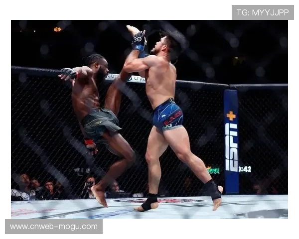 尼尔·马格尼回顾UFC珀斯站争议性断头台事件与比赛心路历程