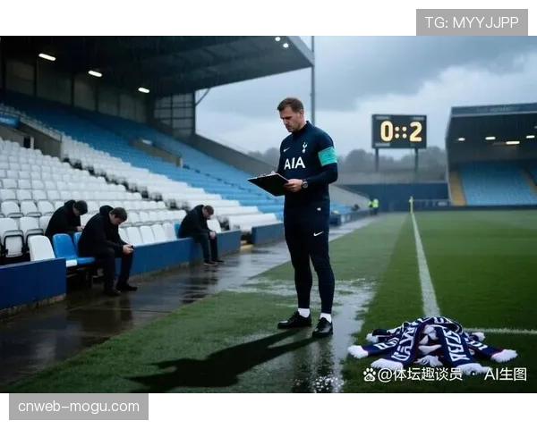 更衣室镜头：切尔西主帅赛后立即与定位球教练复盘失球细节